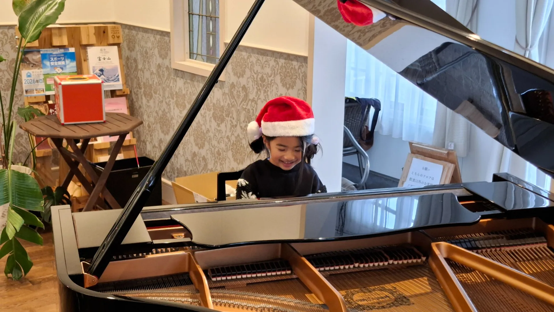 クリスマス会のために練習した生徒もいます🎵