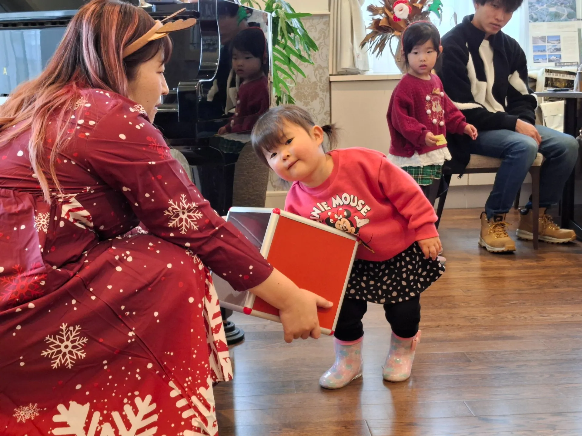 受付時にひいたくじの番号が呼ばれたら、もう一度くじ引き